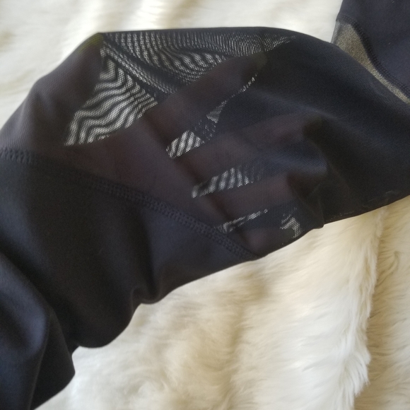 *SOLD* Leggings and Bra Bundle - Picture 2 of 2